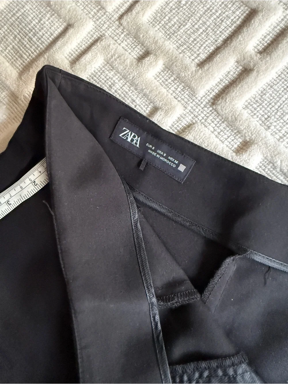 Zara Black High-Waist Tailored Shorts with Welt Pockets